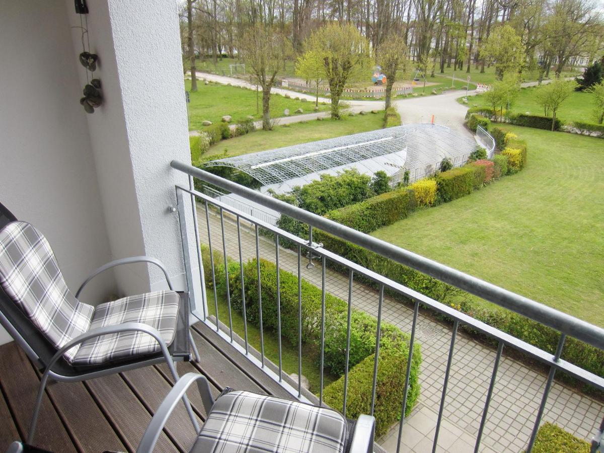 Ferienwohnung Sonnenschein - Direkte Meerlage Kuehlungsborn Exterior photo